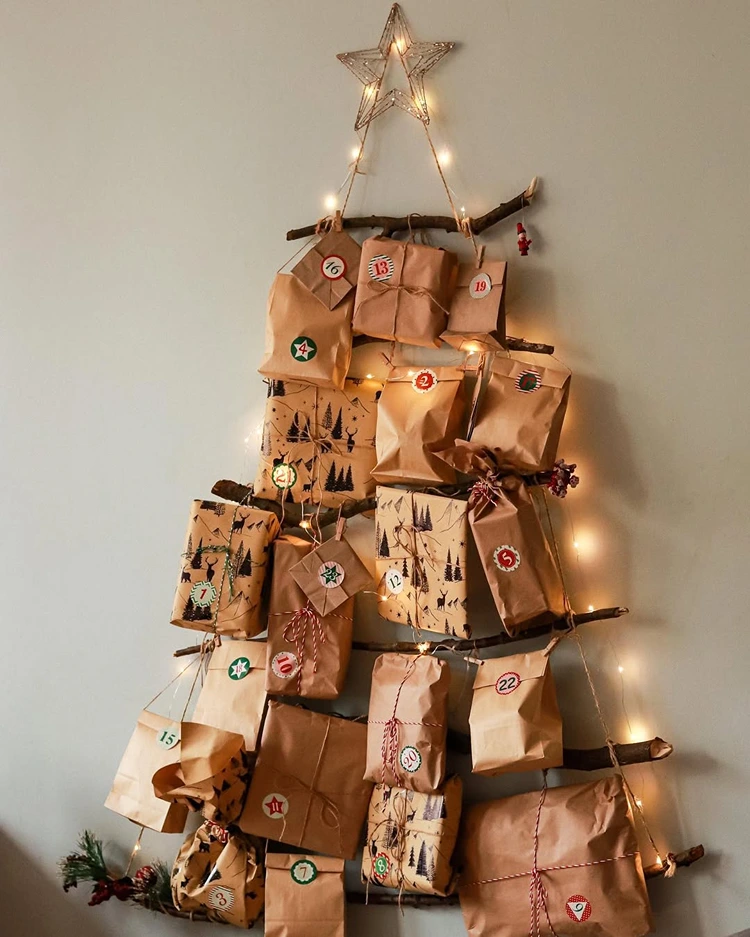 adventskalender aus brottüten in tannenbaumform