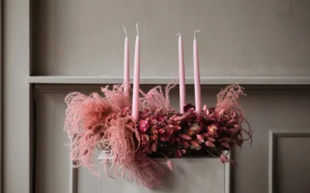 adventskranz aus trockenblumen in rosa