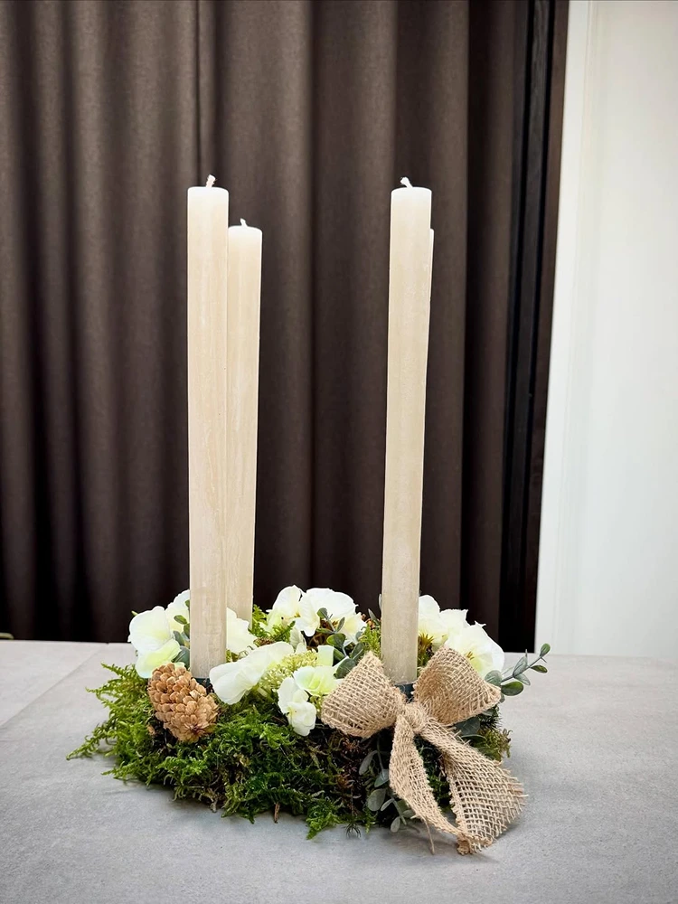 eukalyptus adventskranz in naturtönen mit spitzkerzen