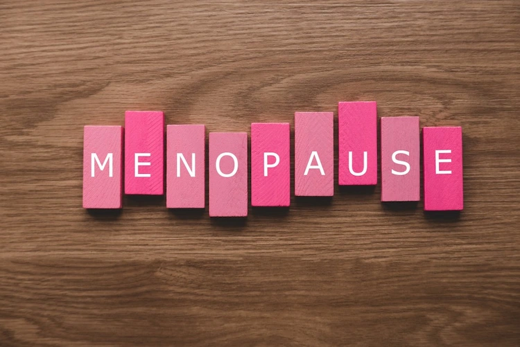 gesundheitliche risiken und symptomatik bei frauen in der menopause
