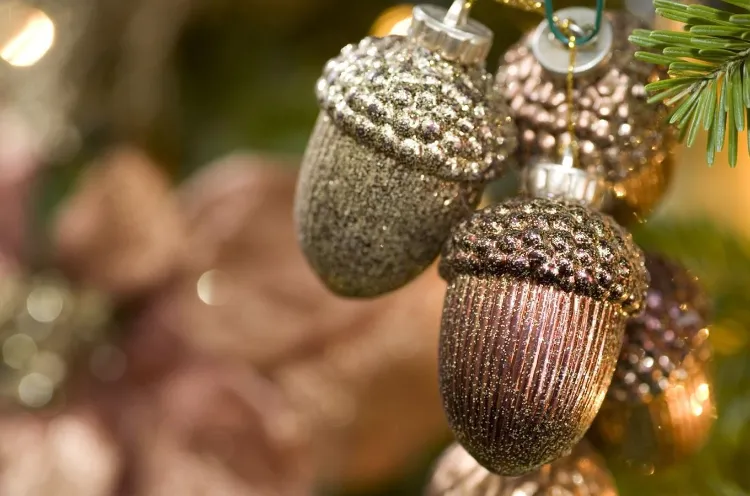 puristische Weihnachtsdeko selber machen Winterdeko aus Naturmaterialien