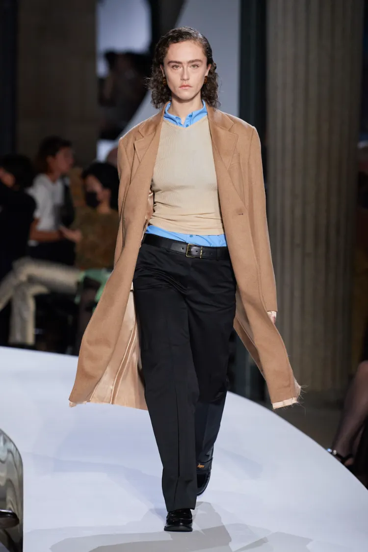 sind Hosen mit niedriger Taille in Style Modetrends 2022