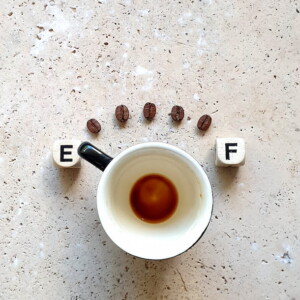 übermäßiges kaffeetrinken erhöht bestimmte metaboliten im blut und das risiko für chronische nierenkrankheit