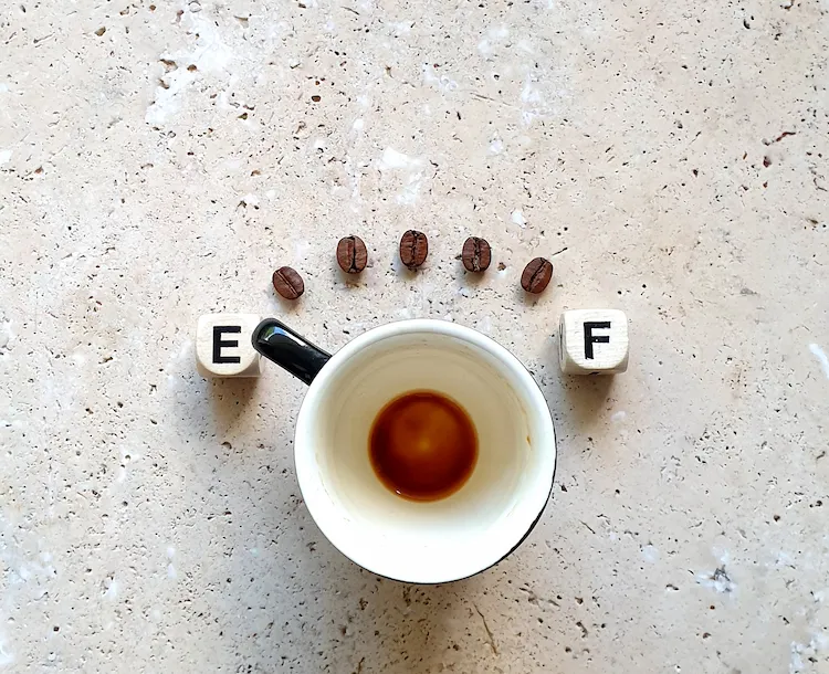 übermäßiges kaffeetrinken erhöht bestimmte metaboliten im blut und das risiko für chronische nierenkrankheit