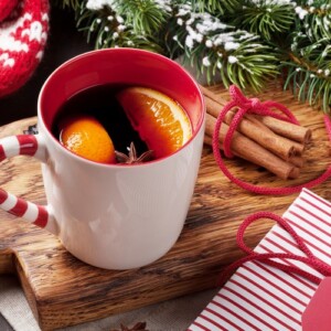 warme Winter Cocktails Rezepte Glühwein im Wasserkocher erhitzen