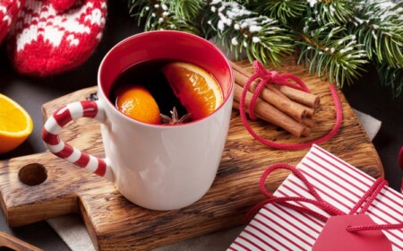 warme Winter Cocktails Rezepte Glühwein im Wasserkocher erhitzen