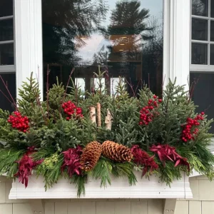 weihnachtsdeko im blumenkasten gestalten