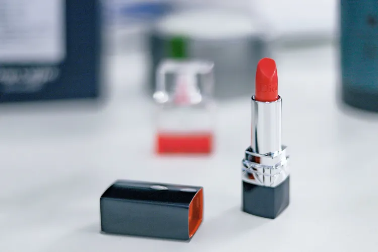 wie Lippenstift anders verwenden einfache Make-up Hacks