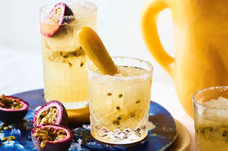 Aperitif Weihnachten Rezepte Margarita Cocktail mit Passionfrucht