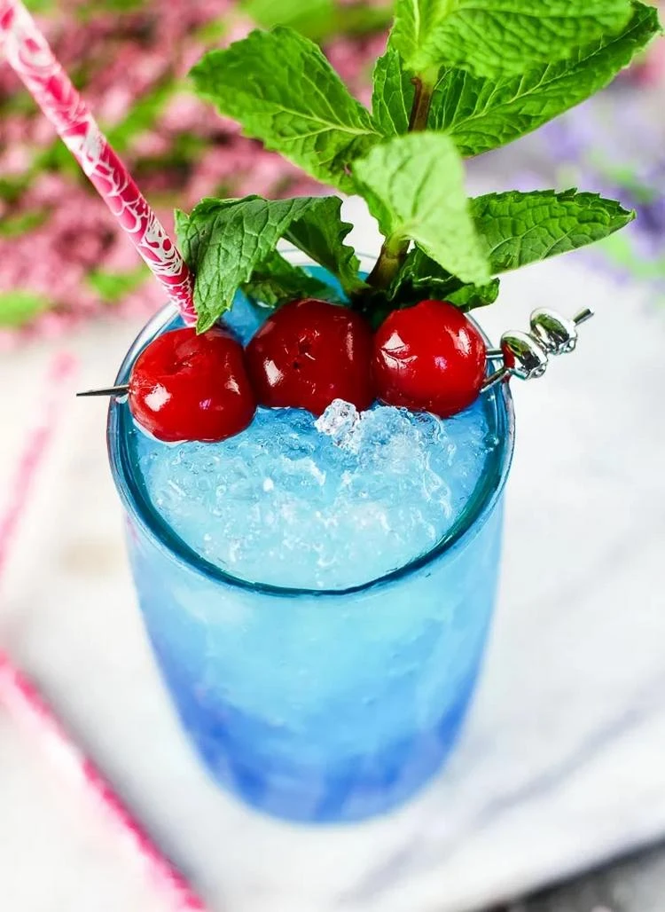 Blauen Cocktail für Kinder selber mixen