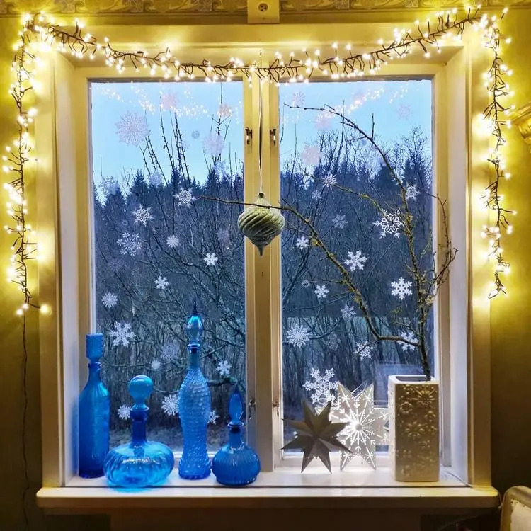 Fensterdeko Weihnachten Sternen Aufkleber und Weihnachtsbeleuchtung mit Lichterkette