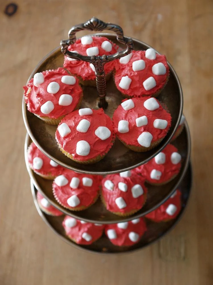 Fliegenpilze Cupcakes als Silvester Glücksbringer zum Essen