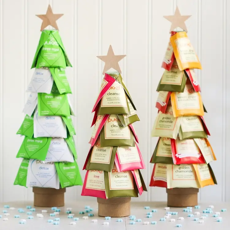 Kleine Weihnachtsgeschenke selber machen für Kollegen Tee-Weihnachtsbaum basteln