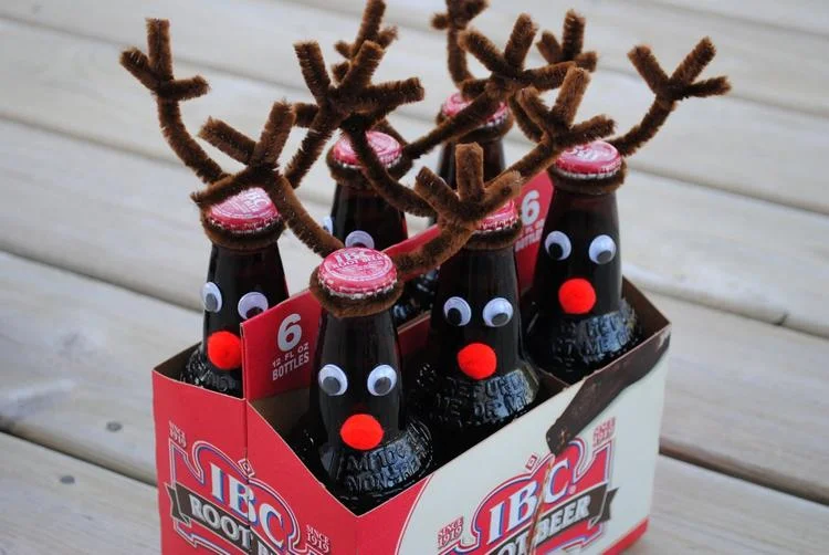 Reindeer Beer Bierflaschen als Rentiere dekorieren als Weihnachtsgeschenk