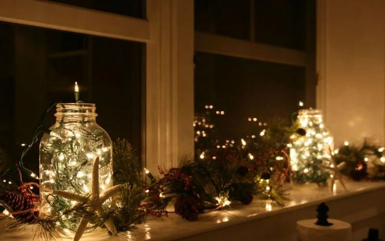 Schöne Weihnachtsbeleuchtung Idee selber machen Lichterkette im Glas