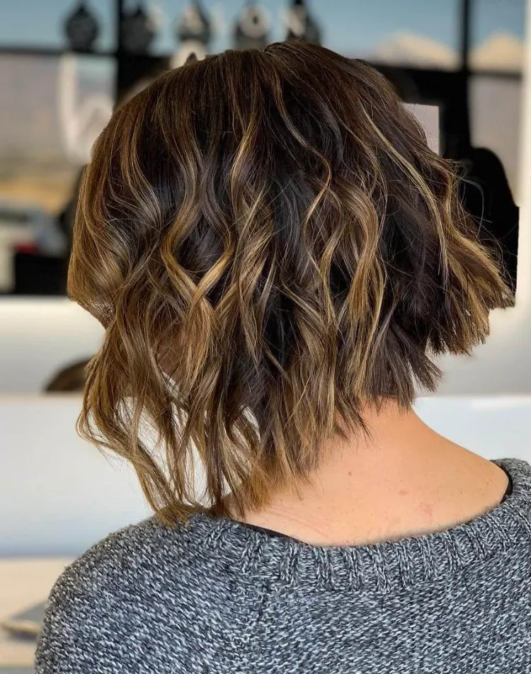 Trendfrisuren für kurze Haare A Line Bob für feines Haar 2021