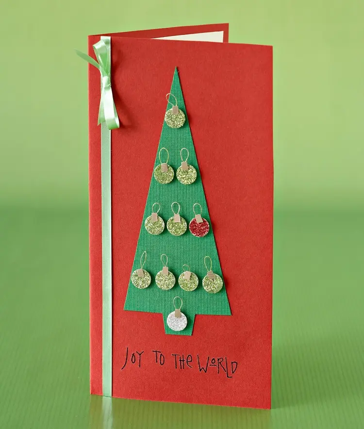 Weihnachtskarte mit Anhängern aus Metall Weihnachtsbaum basteln