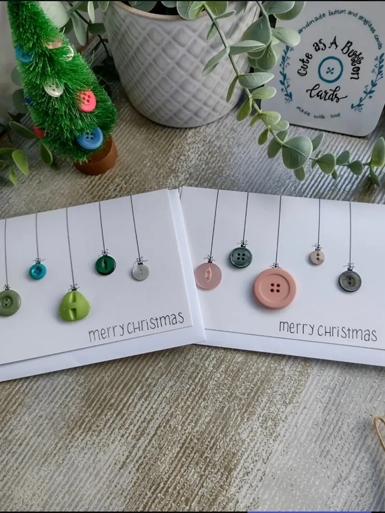 diy weihnachtskarte bunte knöpfe in fröhliche weihnachtskugeln verwandeln