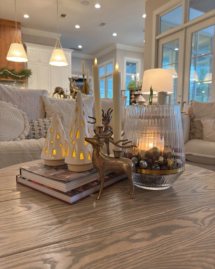 weihnachtsdeko für den couchtisch skandinavische eleganz mit keramiktannen