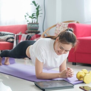 4 Minuten Workout Übungen Plank Varianten für Anfänger