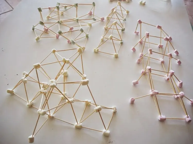 Coole Marshmallow Figuren bauen - Geometrische 3D-Konstruktionen