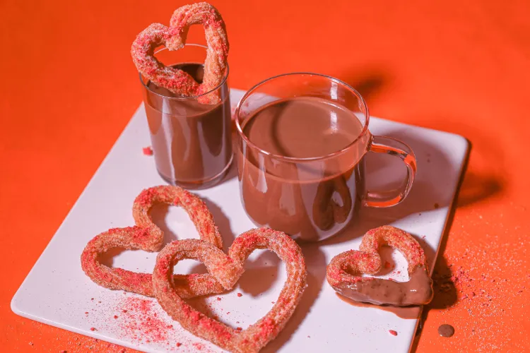 Dessert zum Valentinstag Rezept Churros mit Schokoladensauce