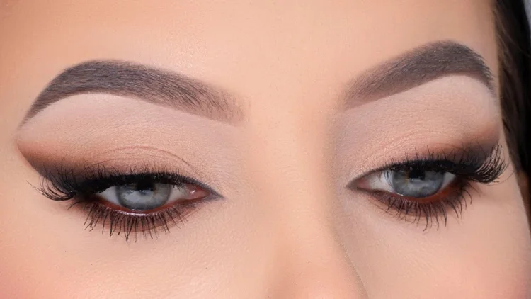 Foxy Eye Make-up mit Lifting-Effekt