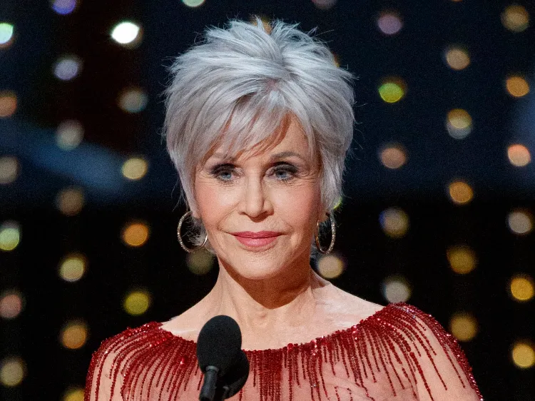 Jane Fonda kurze Haare 2022 Pixie Cut für graue Haare Trend
