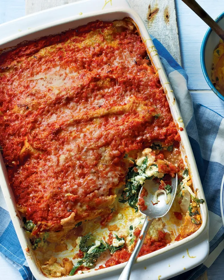 Lasagne mal anders zubereiten herzhafter Pfannkuchen Auflauf mit Spinat