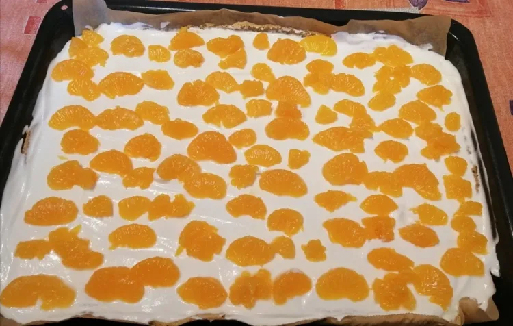 Mandarinenkuchen mit Creme im Backblech backen