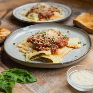 Ravioli mit Wurstfuellung nach italienischer Art