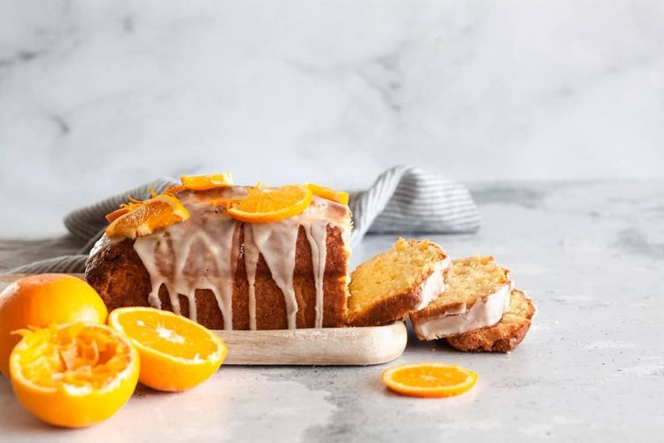 Saftiger Orangenkuchen mit Rührteig Rezept