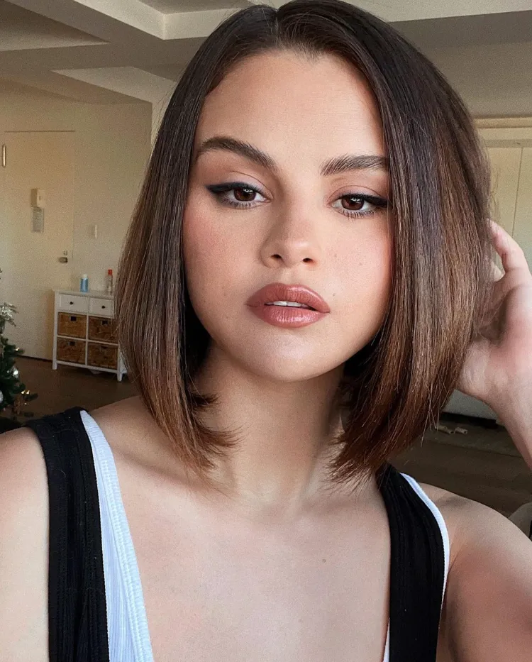 Selena Gomez Frisur 2022 Soft Curve Bob Trendfrisur
