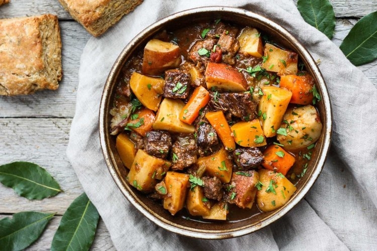 Steckrübeneintopf klassische Rezepte nach Omas zubereiten