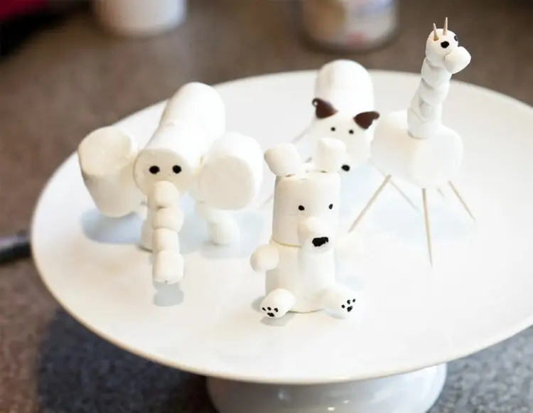 Tiere als Marshmallow Figuren basteln - Elefant, Eisbär, Giraffe und Hund