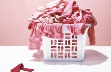 Verfärbte Wäsche retten - Effektive Hausmittel bei leichten Verfärbungen und Grauschleier