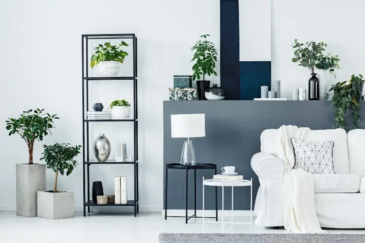 Wohnzimmer modern und minimalistisch mit Metallmöbeln gestalten