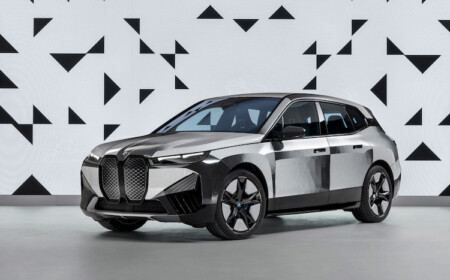 farbänderung von bmw ix 2021 suv vom autohersteller präsentiert