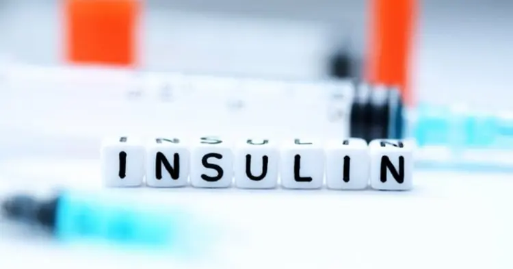 Abnehmen im Schlaf mit drei Mahlzeiten und ohne Snacks für einen niedrigen Insulinspiegel