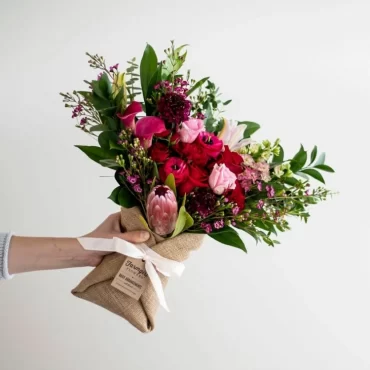 Blumen als Valentinsgeschenk kommen bei Frauen immer gut an