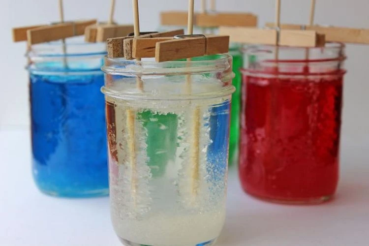 Cooles Küchenexperimernt für Kinder Zuckerkristalle züchten