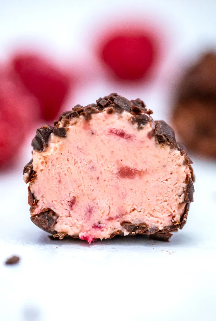 Erdbeeren Energy Balls Low Carb was sind Keto Fettbomben