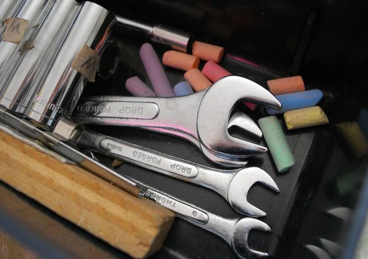 Kreide im Werkzeugkasten aufbewahren gegen Rost