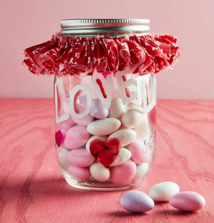 Last Minute Valentinstag Geschenkidee mit Süßigkeiten oder DIY Gebäck