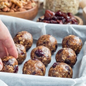 Low Carb Snacks zum Abnehmen Keto Fat Bombs Rezepte mit Schokolade und Nüssen