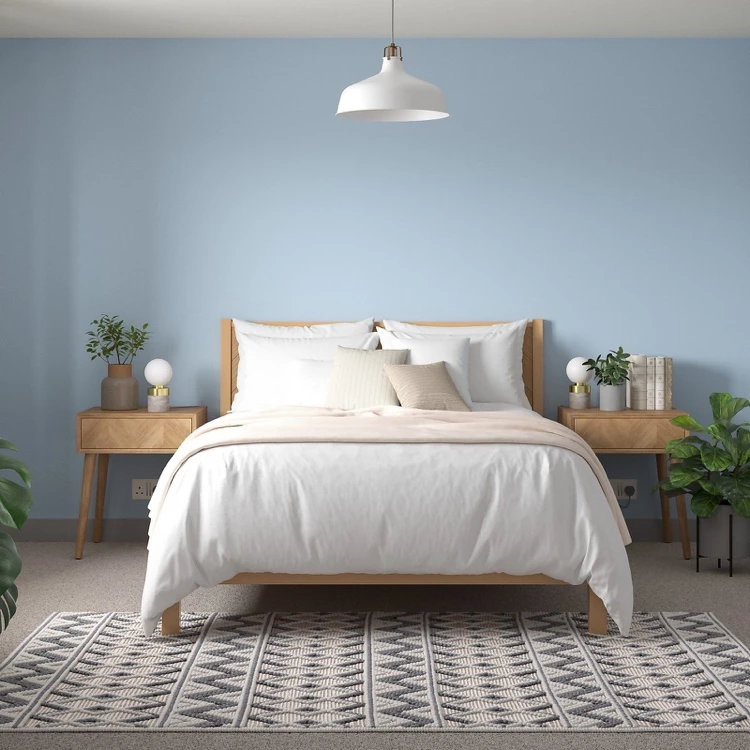 Schlafzimmer Wandgestaltung in Hellblau - Dulux bright skies