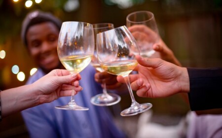 Wenn Sie Alkohol während Fastens trinken, kennen Sie die Kalorienzahl der Getränke