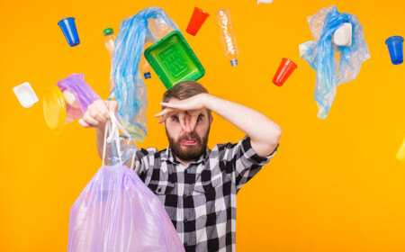 müllsäcke oder mülleimer stinkt und muss entsorgt werden