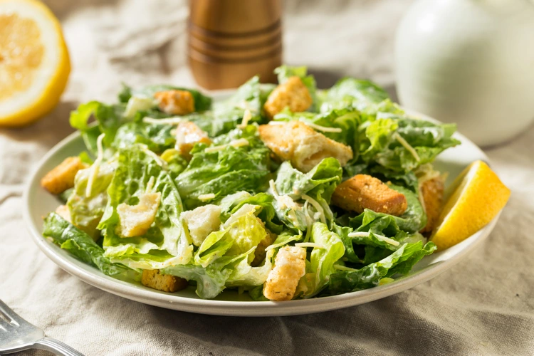 Dinner for the quick diet for 2 days - Caesar with anchovies and yogurt vinaigrette