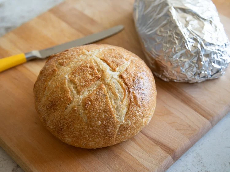 Brot einfrieren in Alufolie und Frischhaltefolie